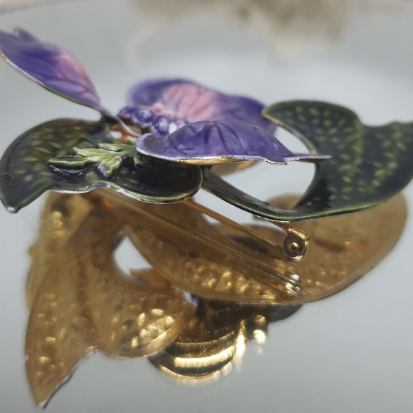 Original Robert Flower Pin - Picture 2 of 3